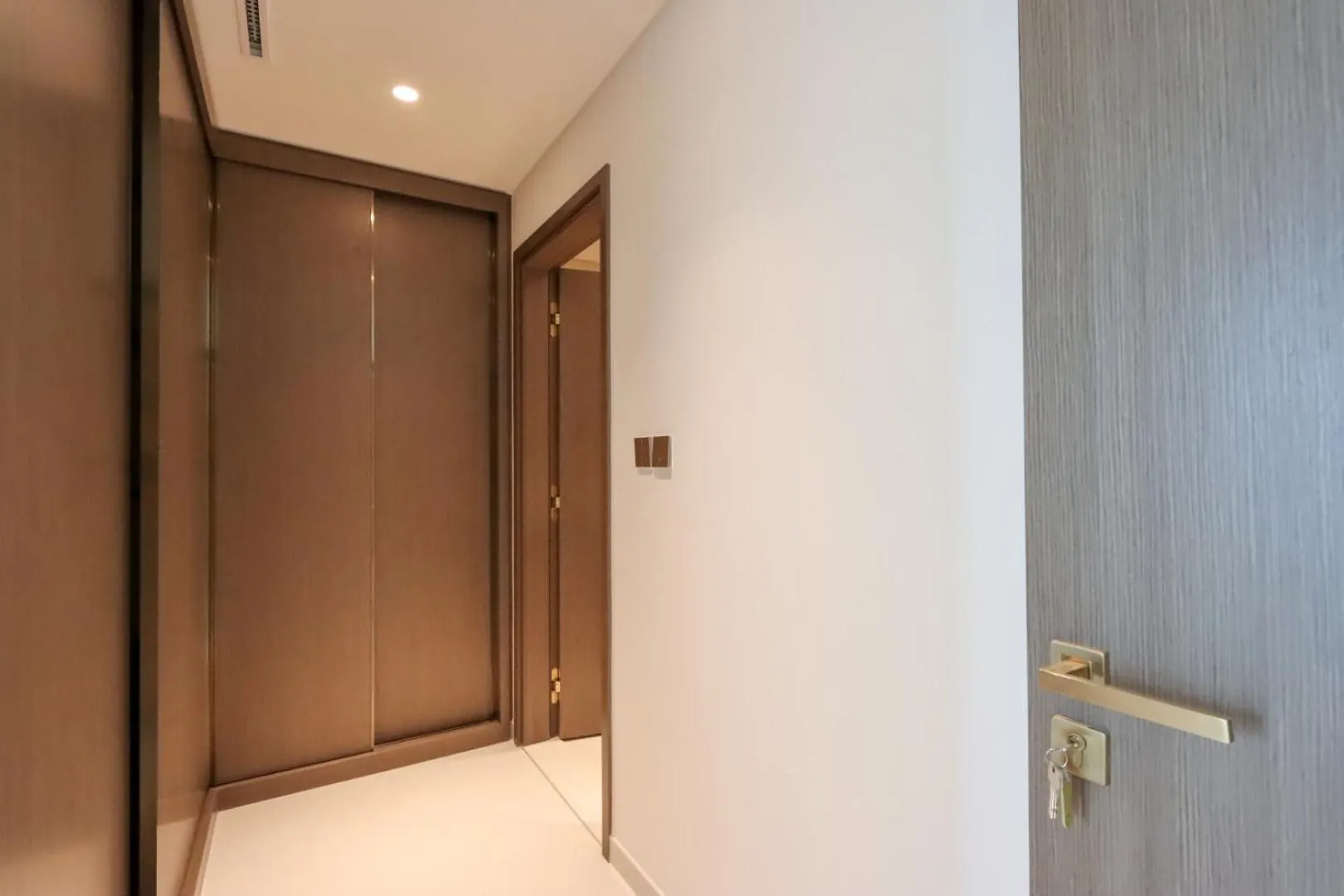 2B Beachfront With Harbour Views And Beach Access Dubai