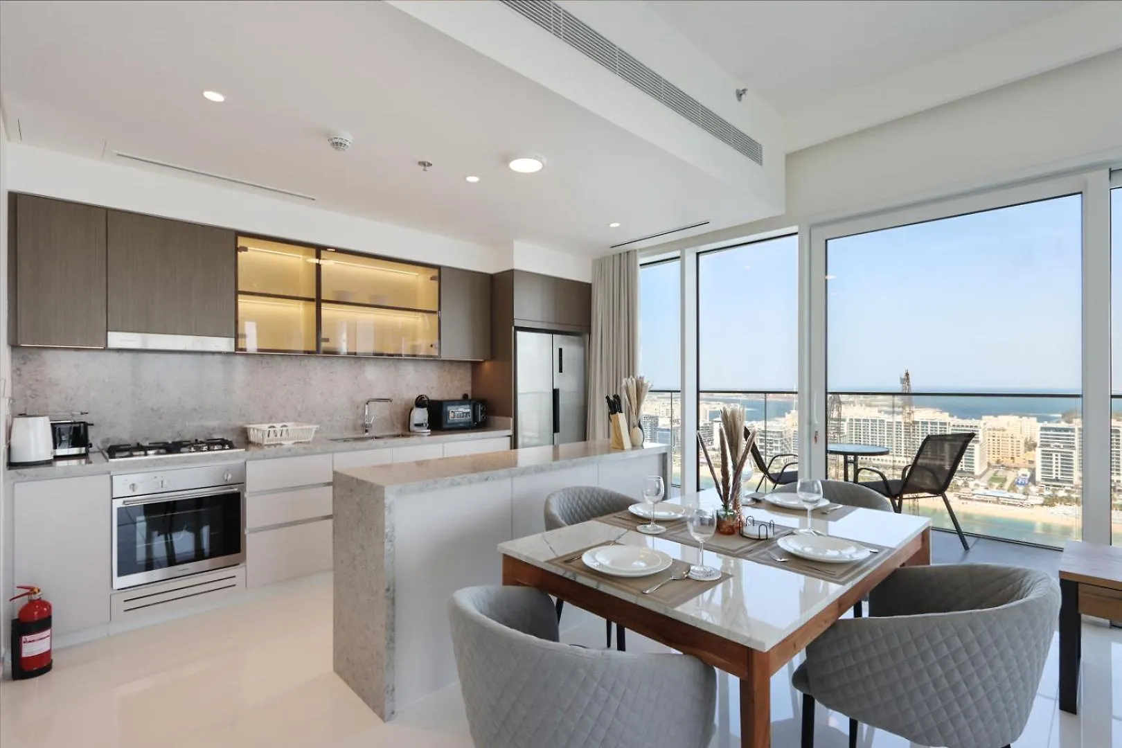 Apartment 2B Beachfront With Harbour Views And Beach Access Dubai United Arab Emirates