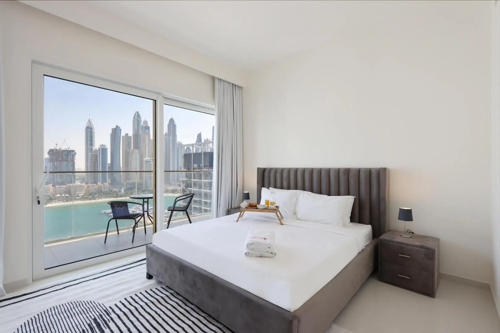 Apartment 2B Beachfront With Harbour Views And Beach Access Dubai