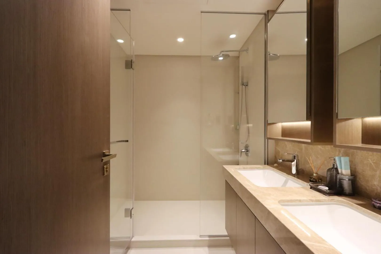 2B Beachfront With Harbour Views And Beach Access Dubaj 0*,