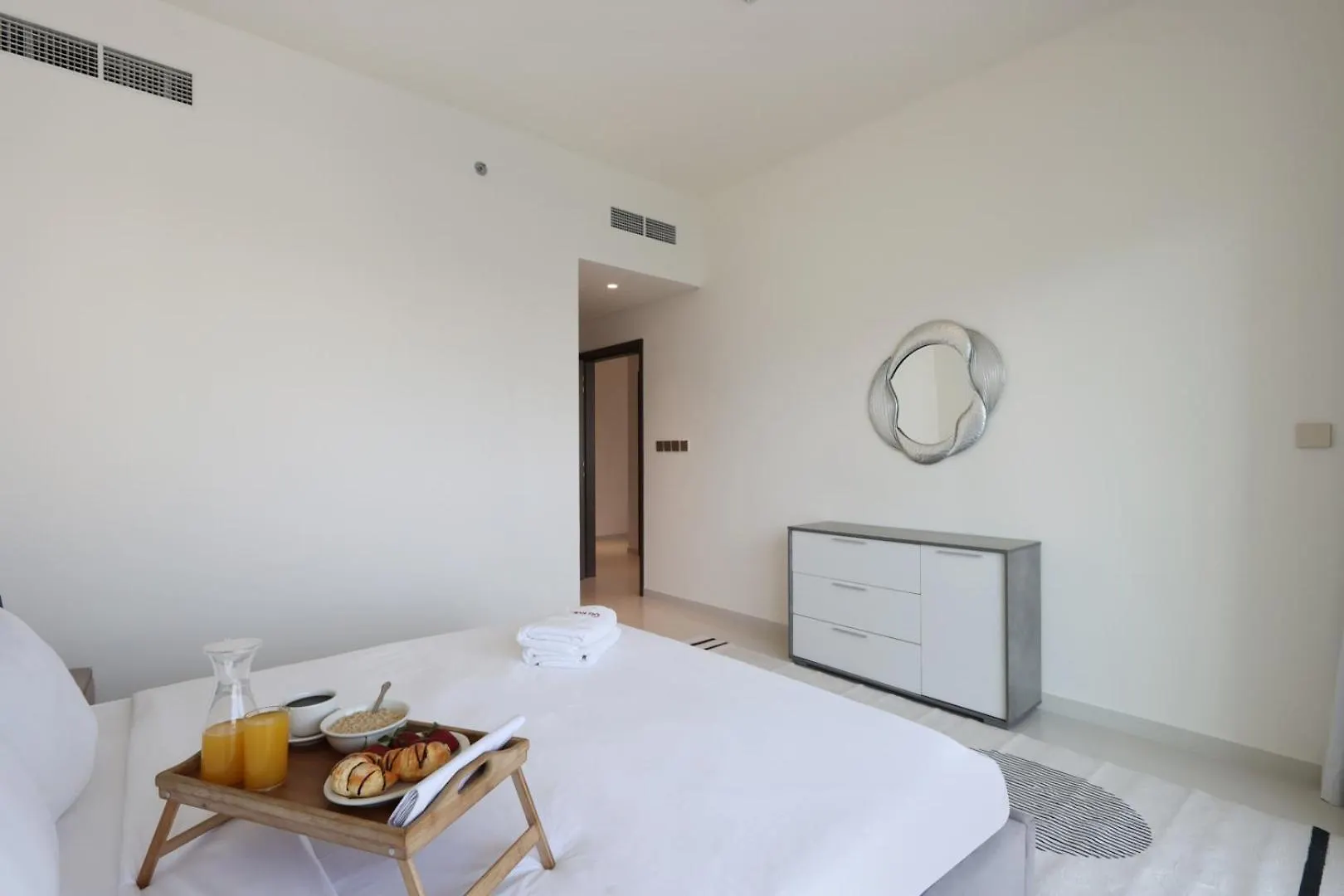 2B Beachfront With Harbour Views And Beach Access Dubaj Apartman