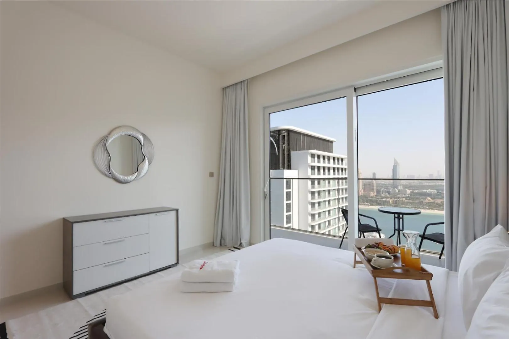 2B Beachfront With Harbour Views And Beach Access Dubaj